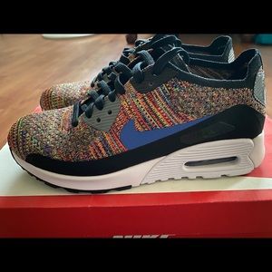 Women’s Nike Air Max 90